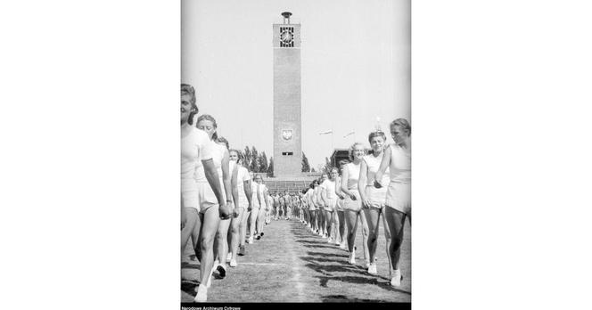 Stadion Olimpijski we Wrocławiu tuż po wojnie. To tutaj rozgrywano mecze piłki nożnej