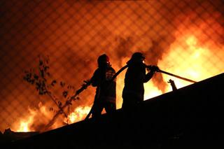 Wielki pożar w fabryce. Na miejscu było 46 zastępów straży pożarnej