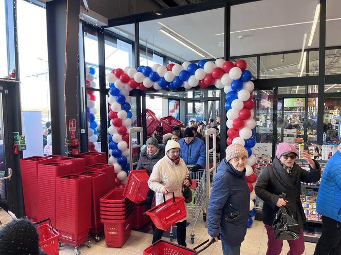 Tłumy gorzowian pojawiły się na otwarciu hipermarketu Carrefour w pasażu handlowym S1