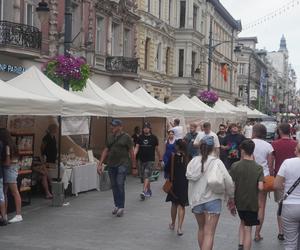 Tłumy na Piotrkowskiej. Zobacz, jak wygląda wizytówka Łodzi podczas urodzin miasta [ZDJĘCIA]