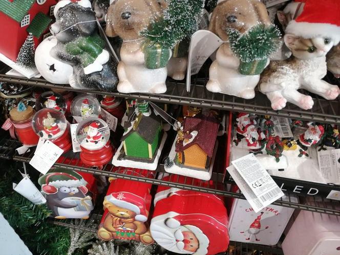 Kraków. W ostatnich dniach wakacji w sklepach już pojawiły się ozdoby bożonardozeniowe 