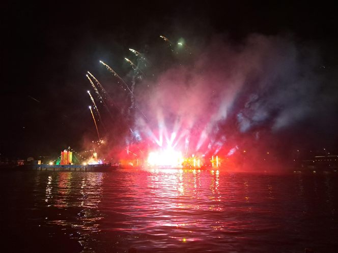 Małopolskie Królewskie Widowisko na Wiśle w ramach 24. Parady Smoków