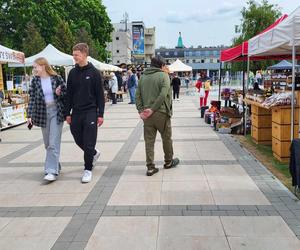 Stoiska wystawców podczas Jarmarku św. Stanisława można zwiedzać w godz. 10.00-18.00 w dn. 10 i 11 maja