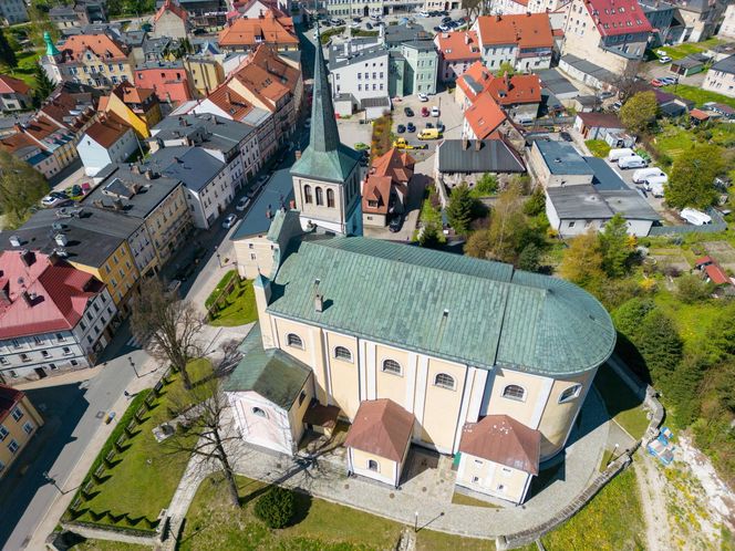 Leczyli się tu królowie i legendy muzyki. Dolnośląska perła zachwyca nawet dziś
