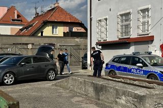 Dramat w parku w Pasłęku. Dwóch nastolatków ugodzonych noże