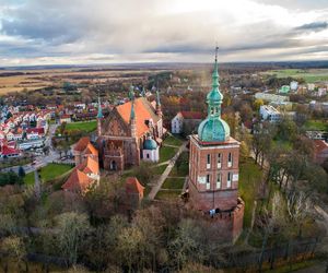 Niesamowite miasteczko nad Zalewem Wiślanym. Historia i magia w jednym miejscu