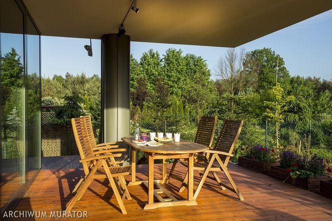 Drewno na taras zewnętrzny. Jakie deski wybrać na taras z drewna?