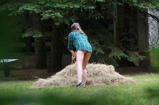 Monika Jaruzelska UJAWNIA swój sekret: Zwożąc siano, miałam na sobie... [GORĄCE ZDJĘCIA]