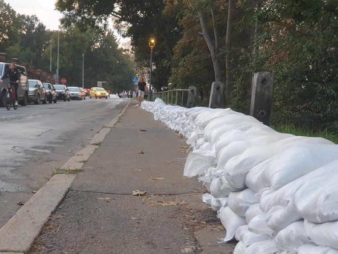 Lewin Brzeski odcięty od świata