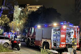Pożar w bloku na Powiślu. Mieszkańcy uciekali na dach. Ogień odciął im drogę 