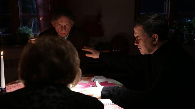 M jak miłość, odcinek 1508. Kisielowa (Małgorzata Różniatowska), Robert Żak (Krzysztof Tyniec), Leon (Dariusz Toczek)