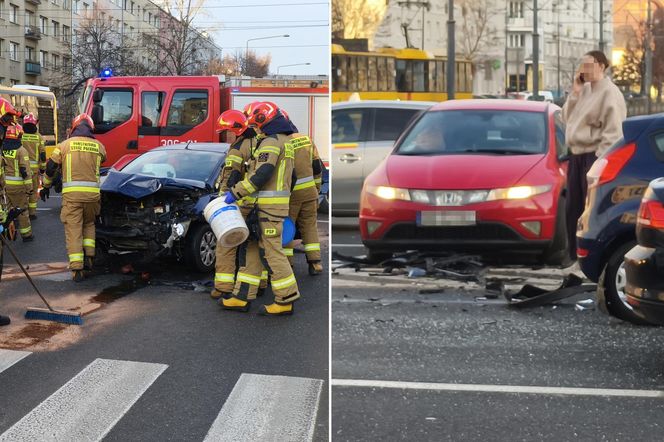 Warszawa. Dwa wypadki na skrzyżowaniu Grójeckiej i Wawelskiej. Autobus zderzył się z pojazdem wojskowym [ZDJĘCIA].