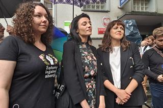 Nigdy nie będziesz szła sama. Solidarnie z Joanna. Protest w Krakowie