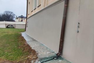 Radzyń Podlaski: Z nowo wyremontowanego pałacu ukradli… miedziane rynny. Mogą trafić za kratki nawet na 5 lat