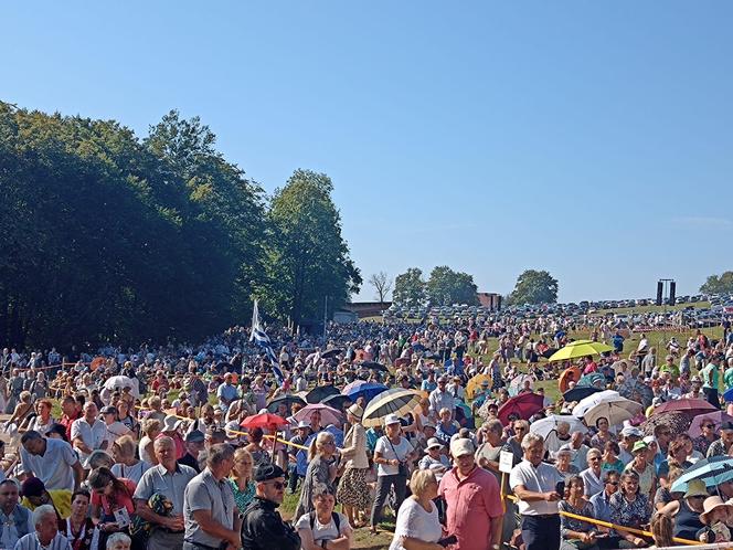   Tłumy pielgrzymów w Gietrzwałdzie. Trwa odpust i dożynki archidecezjalne. Zobacz zdjęcia