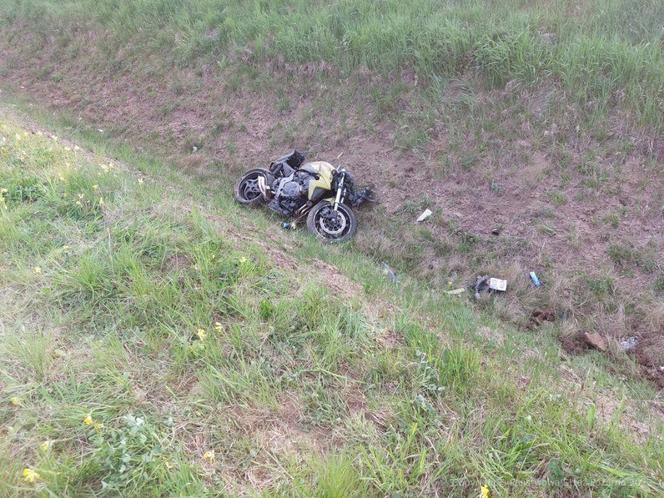 Wypadek śmiertelny w Radłowie. 37-letni motocyklista wpadł do rowu
