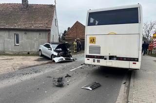 Wypadek autokaru z dziećmi! Jedna osoba została poszkodowana. Groźne zdarzenie pod Wolsztynem