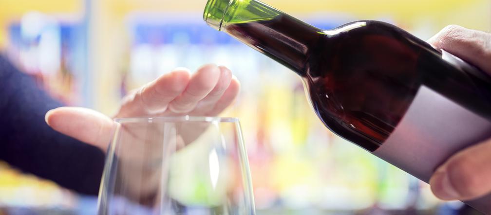 Jak mądrze pić w Sylwestra? Oto 4 sposoby