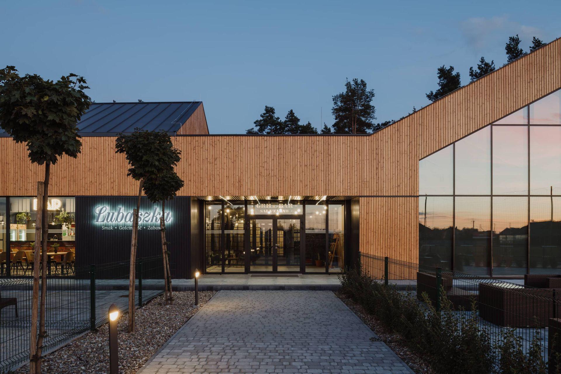 Dom weselny Lubaszka pracowni MEEKO Architekci