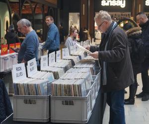 Giełda Płyt Winylowych w CH Rondo! Tu każdy znalazł coś dla siebie [ZDJĘCIA]
