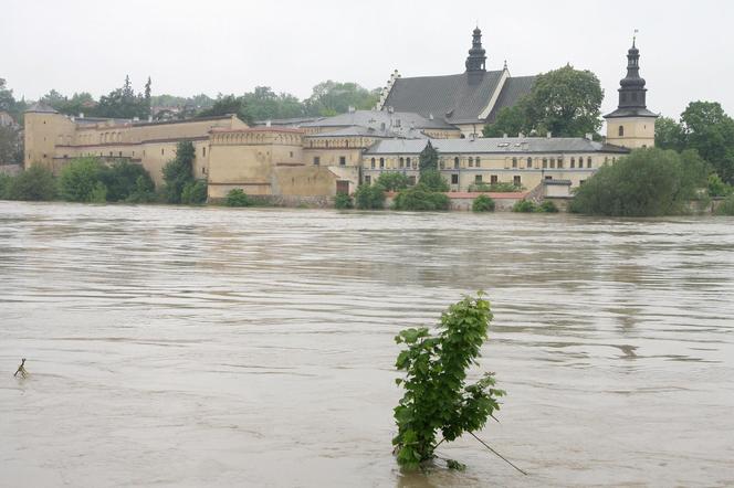 Wielkie powodzie, które nawiedzały Kraków. Wisła osiągnęła wówczas najwyższy poziom w historii 