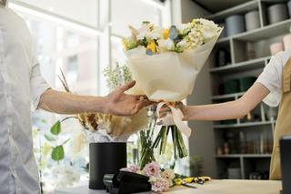 Kupujesz kwiaty na Dzień Kobiet? Takich lepiej nie dawaj w prezencie. Przyciągają pecha
