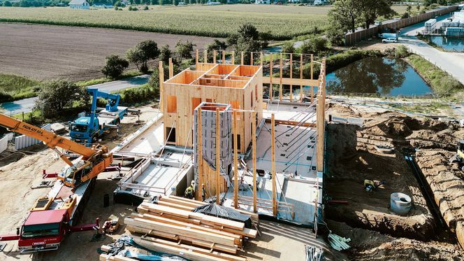 Drewniany biurowiec w Wielu