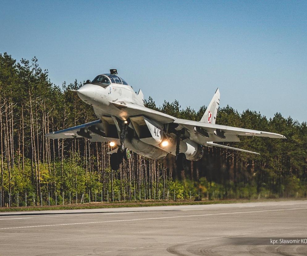 MiG-29 ląduje na Route 604