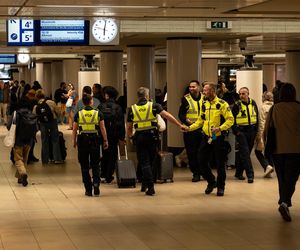 Kadry z serialu „Stacja Amsterdam”
