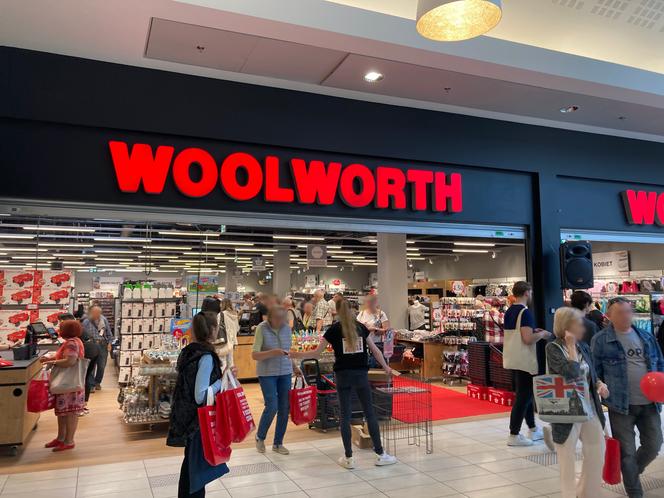 Nowy sklep Woolworth w Warszawie otwarty