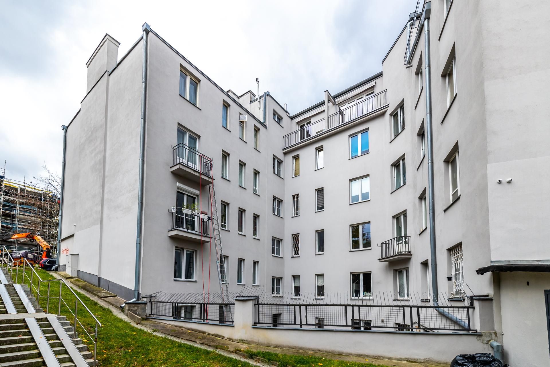 Blok przy ul. Słonecznej 50 w Warszawie