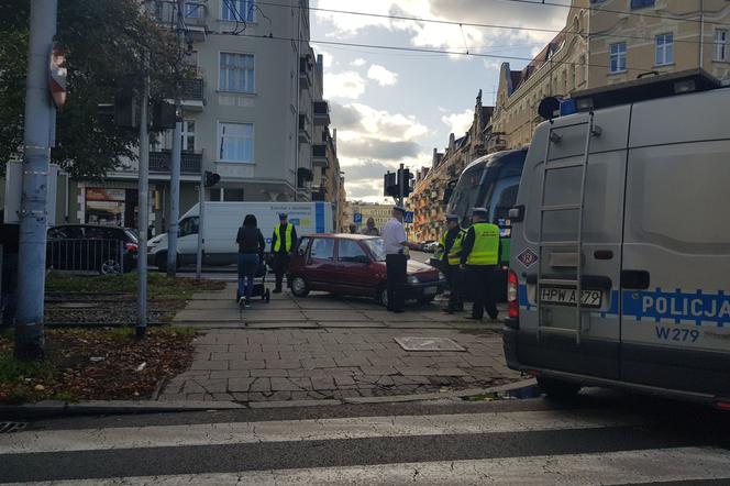 Zderzenie samochodu i tramwaju na ul. Krzywoustego