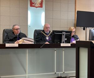 Makabra w Ostrowie. Rozłupał kamieniem czaszkę kurierowi. 