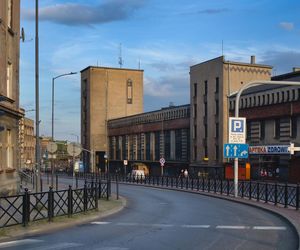 To najbrzydsze dworce kolejowe w Polsce. Zobacz spektakularne metamorfozy 