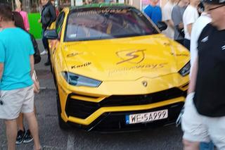 Sportowe samochody w Katowicach w ramach akcji Positive Ways Polska dla Hospicjum