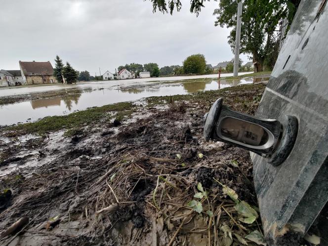 Nim przyszła fala powodziowa, sąsiedzi pomogli pani Gizeli 