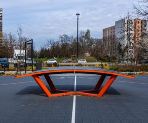 Stół do gry w teqballa, skwer przy ul. Cynamonowej