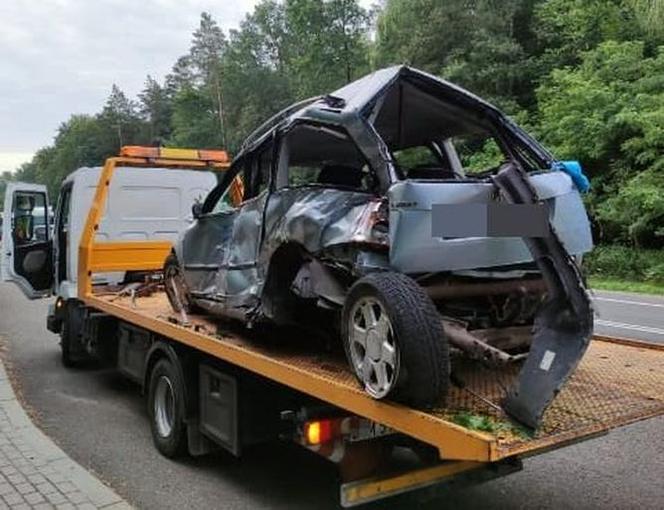 Zderzenie samochodu z autokarem na koło Tomaszowa Lubelskiego. Dwie osoby nie żyją!