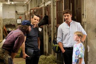 M jak miłość odc. 1771. Marcin (Mikołaj Roznerski), Jakub Karski (Krzysztof Kwiatkowski),  Szymek (Staś Szczypiński)