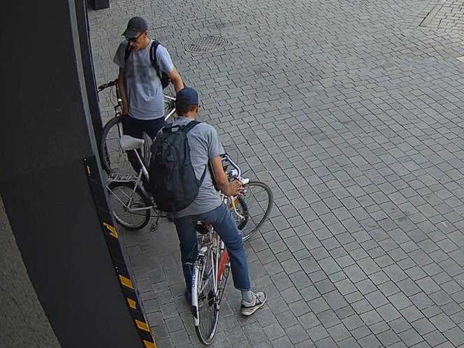 Policjanci z Torunia poszukują tych dwóch mężczyzn. Rozpoznajesz ich?