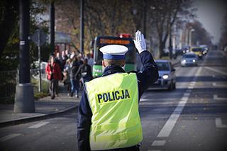 Lubelscy policjanci dbali o bezpieczeństwo na trasach regionu w okresie Wszystkich Świętych