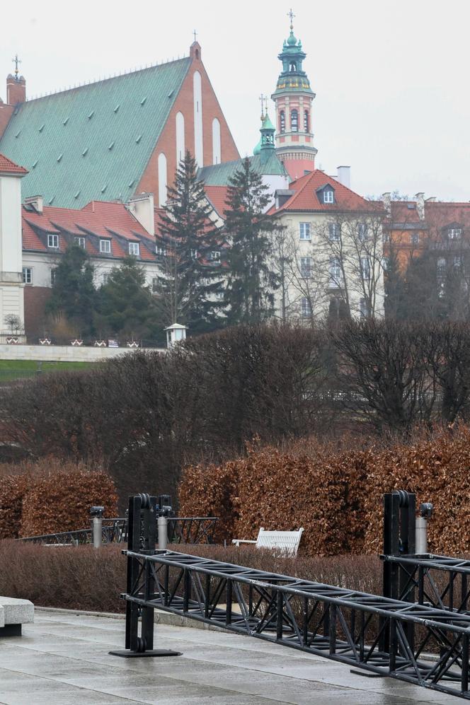 Przygotowania do przemówienia Joe Bidena w Arkadach Kubickiego