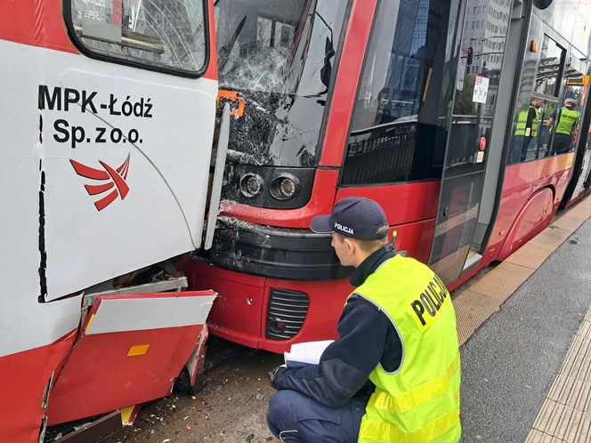 Zderzenie dwóch tramwajów w centrum Łodzi.