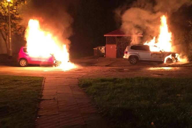 Gdańsk: Dziś w nocy płonęły auta w Osowej i na Ujeścisku