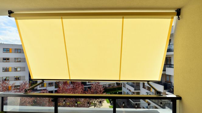 Zadaszenie na balkon w bloku
