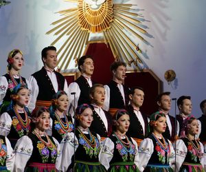 Występ zespołu Mazowsze w Starachowicach