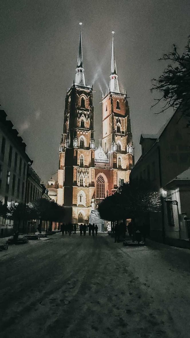 Ostrów Tumski we Wrocławiu w zimowej odsłonie. To miejsce trzeba odwiedzić [zdjęcia]