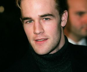 Kochały się w nim wszystkie nastolatki. Gwiazdor hitu nie przypomina siebie. Jest ciężko chory