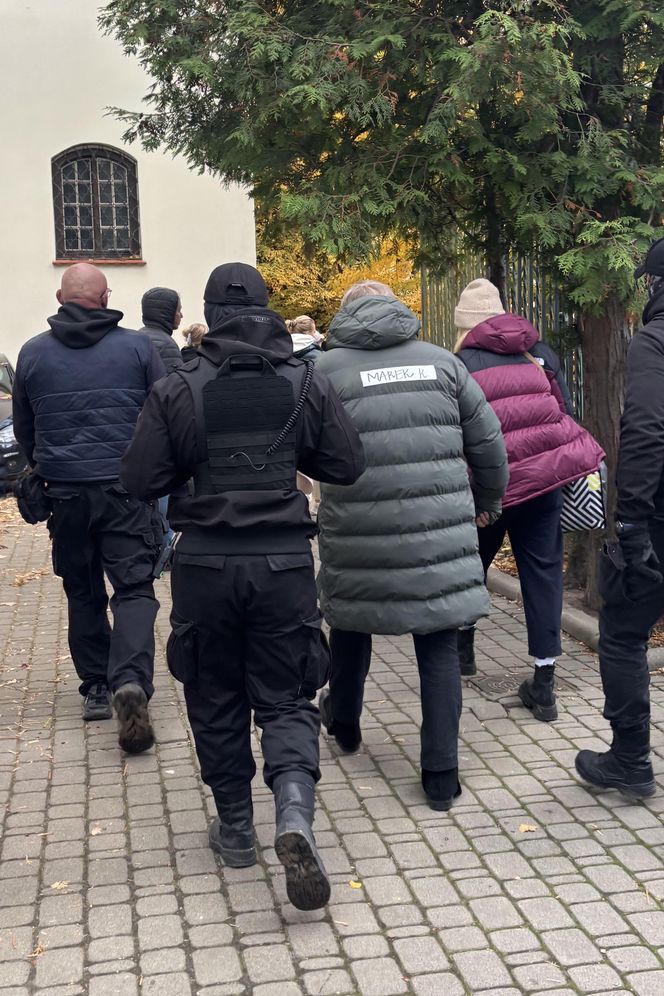 Gwiazdy marzną na planie "Lalki"