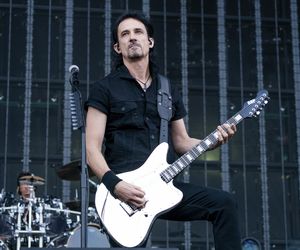 Joe Duplantier (Gojira) zachęca fanów do przejścia na weganizm. Muzyk występuje w nowej kampanii PETA 